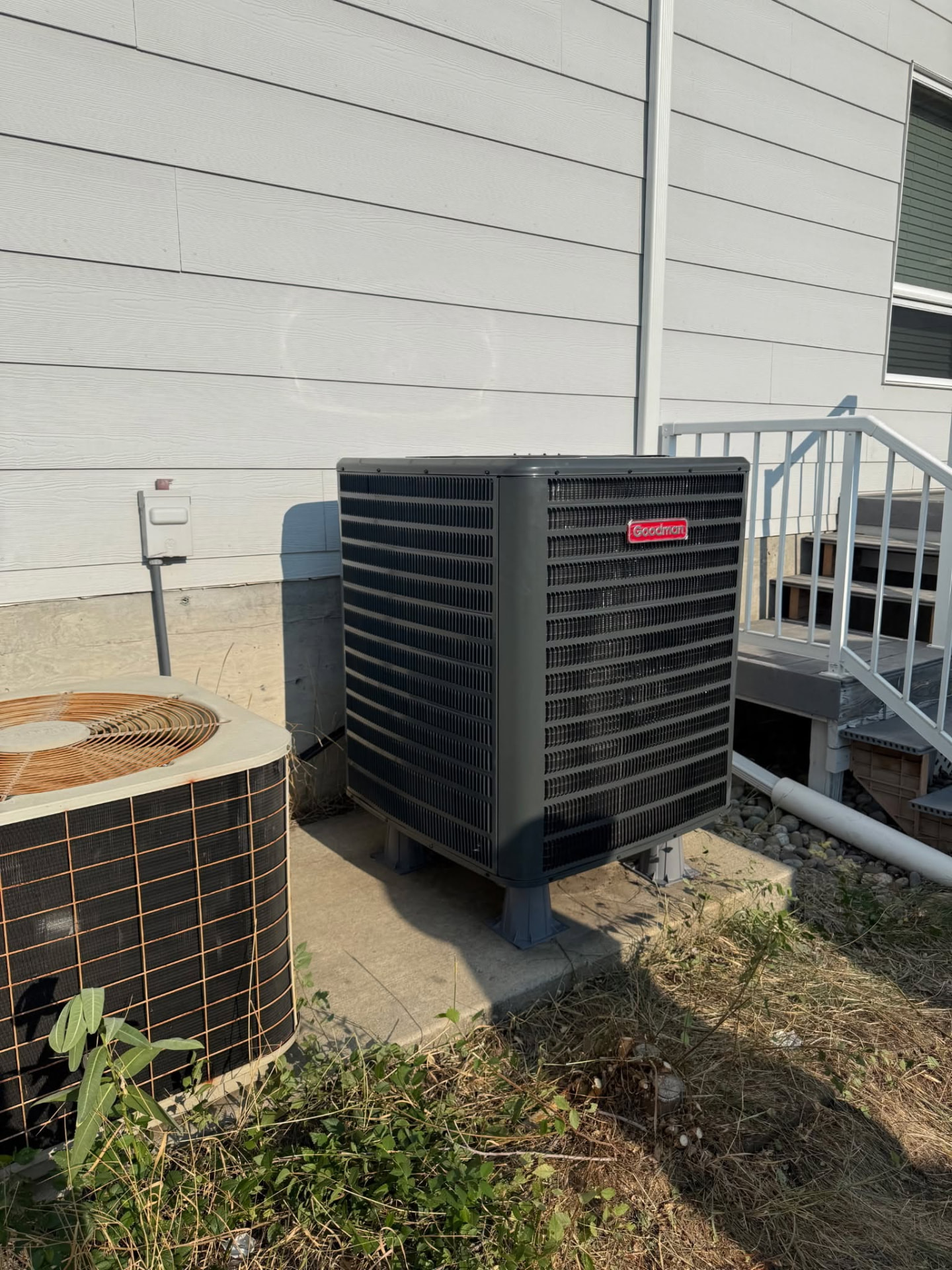 New 5-ton Goodman heat pump condenser