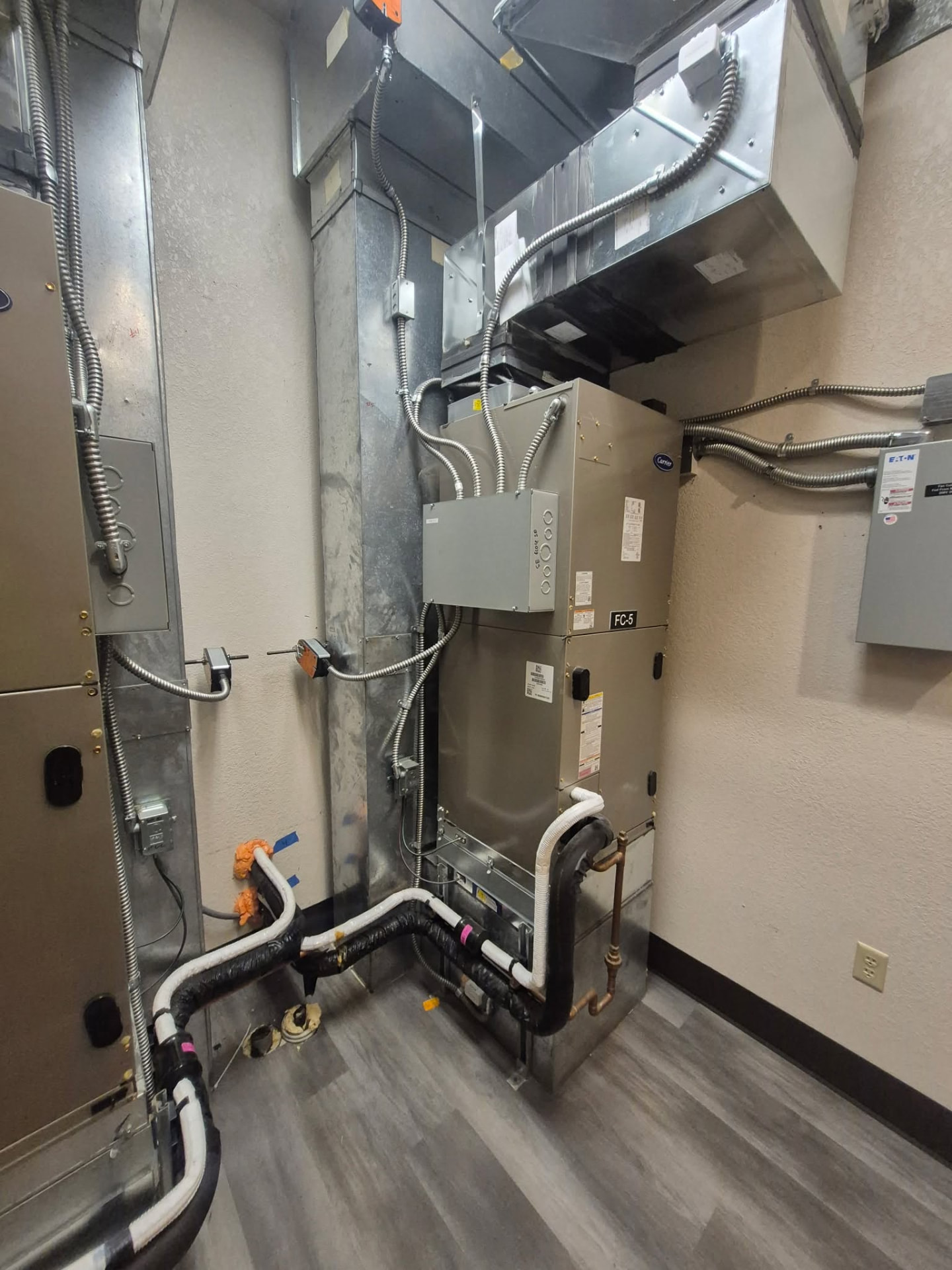 New Carrier fan coil and ductwork tie-in, Orondo School District